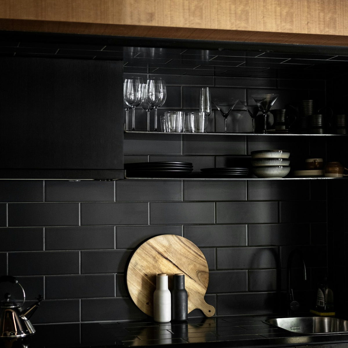 Sfeerfoto: zwarte keuken