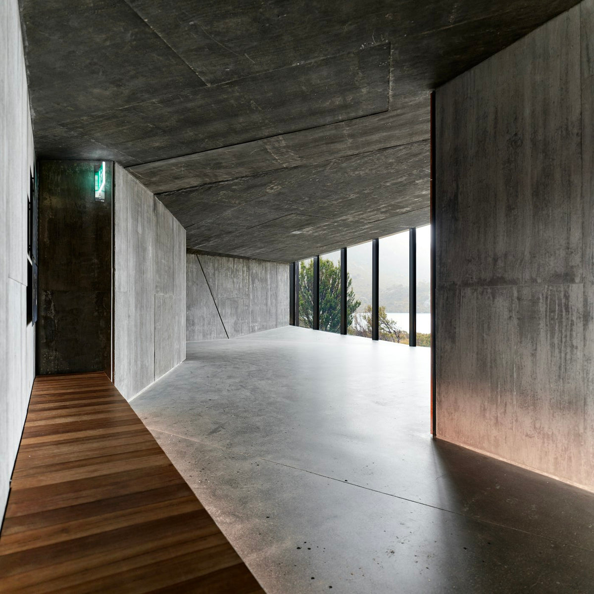 Sfeerfoto: interieur met houtlook vloer